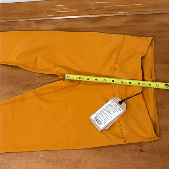 Prana NWT Chakara Mid Rise Mustard Yellow Leggings Size Medium - Picture 5 of 13